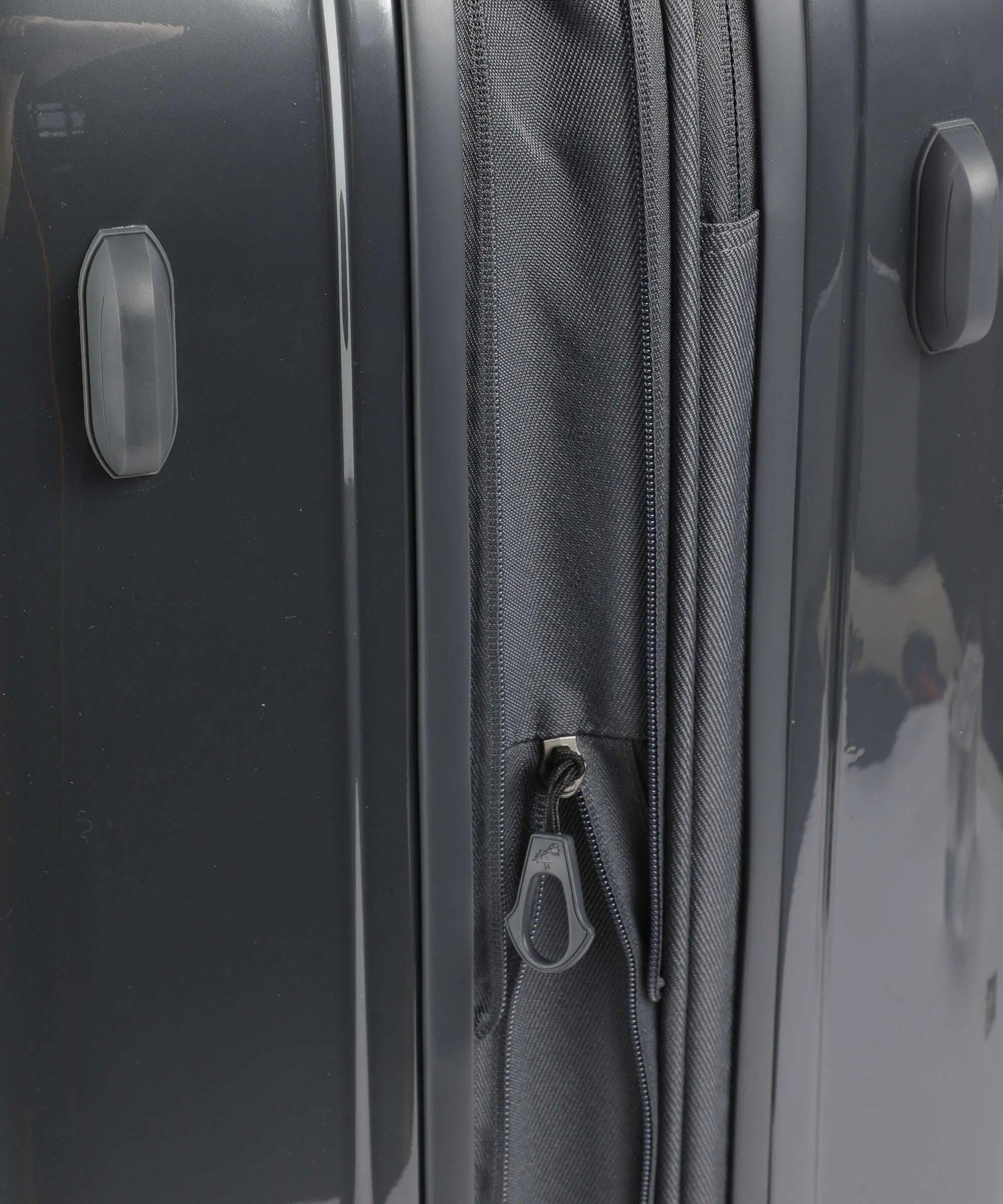 Medium Mandarina Duck trolley with Logoduck metal logo, unisex travel accessory, durable metal handle and compact design.