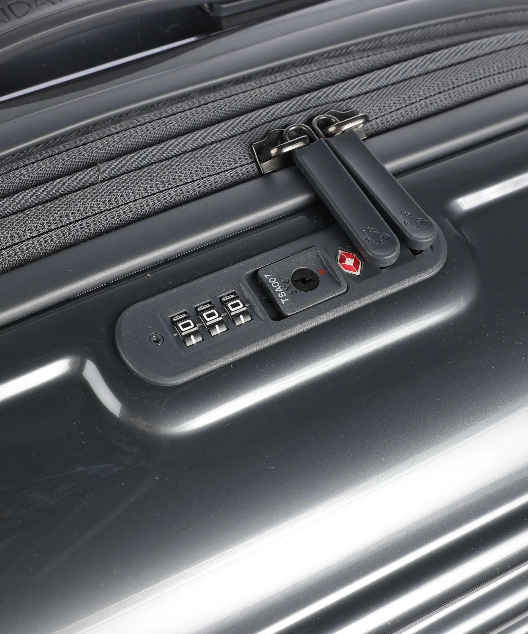 Medium Mandarina Duck Trolley Logoduck metal travel case with handles and wheels, suitable for unisex luggage and travel accessories.