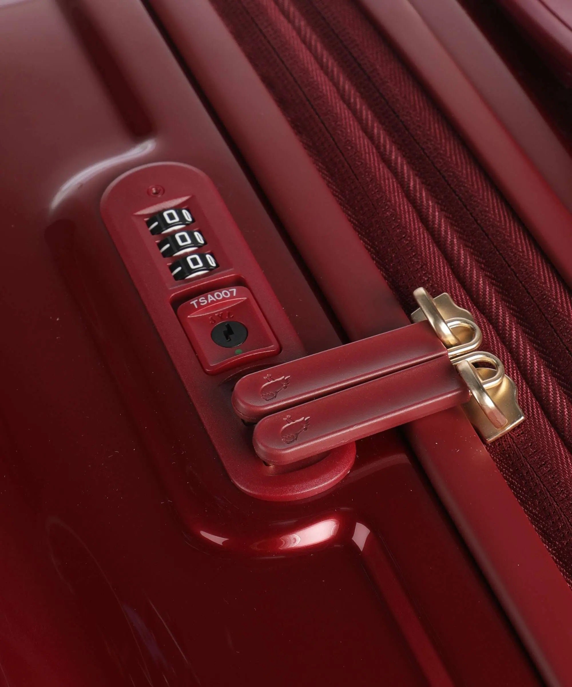 Medium Mandarina Duck Trolley Logoduck metal unisex travel accessory with logo, designed for medium-sized luggage journeys.