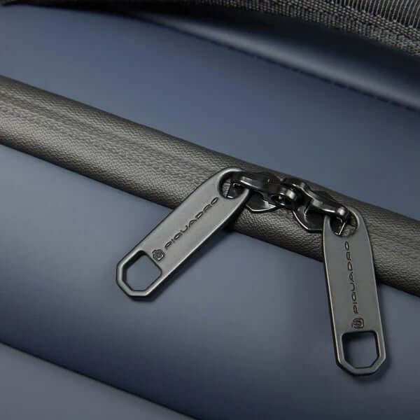 Slim Cabin Luggage Corner Piquadro - MYLILLY