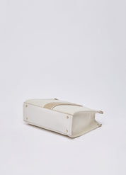 Liu Jo women's hand bag, stylish accessory with structured design, leather material, and top handles, perfect for everyday use.