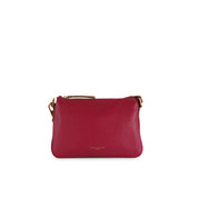 Borsa Brooke Gianni Chiarini a tracolla in pelle martellata color lampone con chiusura a zip, vista frontale su sfondo bianco.