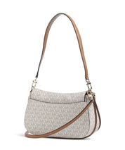 Borsa Nolita Michael Kors in tela monogram avorio e cuoio, vista di tre quarti posteriore con tracolla e manico applicati.