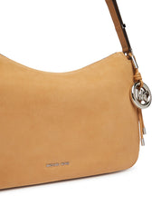 Dettaglio della Borsa a spalla Nolita Michael Kors in nabuk color cammello con charm logo MK in metallo argento.