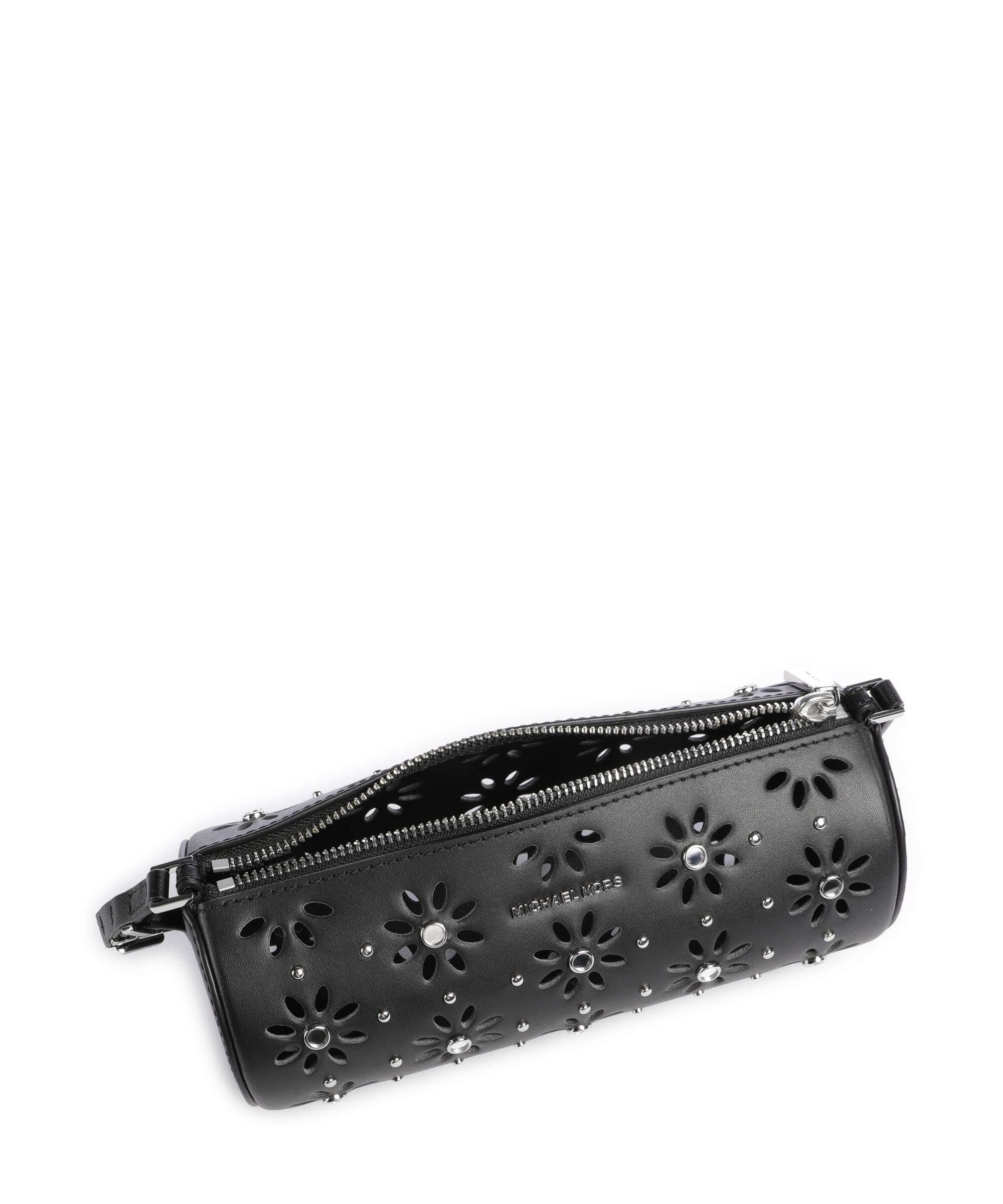 Borsa a spalla pelle Michael Kors Izzy Small nera, dettaglio dell'apertura con zip e degli intagli floreali con borchie argento.