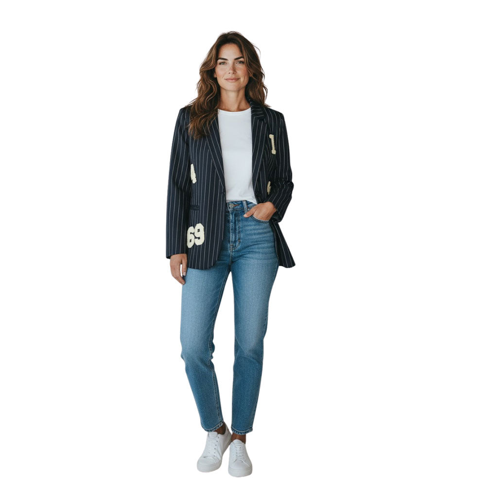 Vicolo donna gessata jacket featuring a tailored fit, classic pattern, and stylish lapels, displayed on a hanger.
