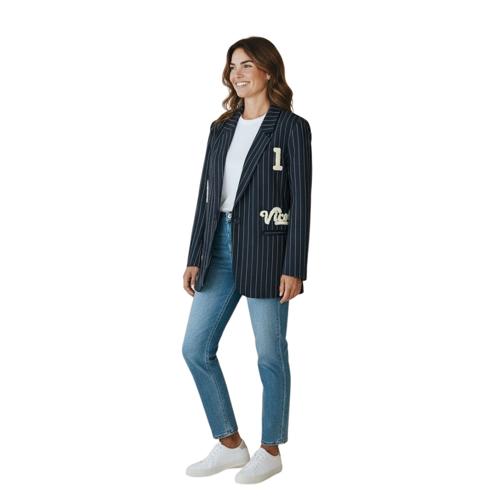 Vicolo Donna gessata jacket with tailored fit, featuring a classic pattern and stylish design, shown on a model.