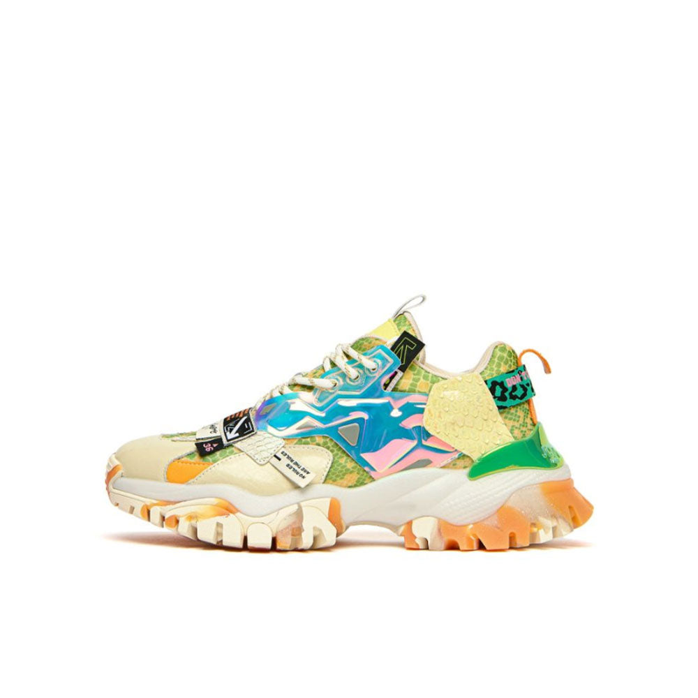 Pair of white Legion Joia Paris sneakers for women with stylish design and comfortable fit, showcasing casual footwear comfort.