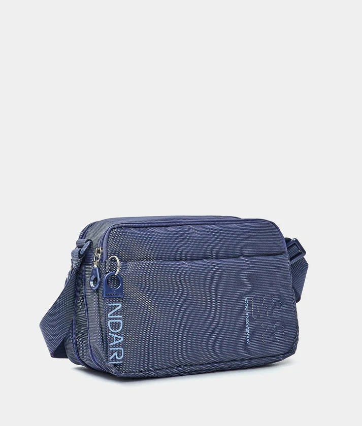 Mandarina Duck Borsa Crossover MD20 for women, stylish shoulder bag with adjustable strap and sleek design.