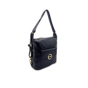 Borsa zaino convertibile Round M*Brc di colore nero con dettagli dorati, tasca frontale e tracolla, mostrata su sfondo bianco.
