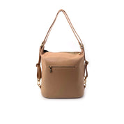 Borsa Zaino Round M*Brc color tortora vista da dietro. Mostra la tasca posteriore con zip e gli spallacci per la portabilità a zaino.