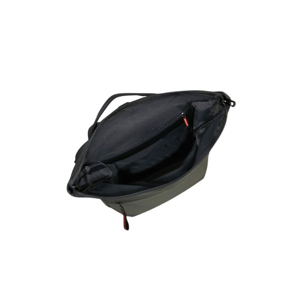 Lo zaino rolltop samsonite Moderny aperto per mostrare l'ampio scomparto interno e la tasca con cerniera.