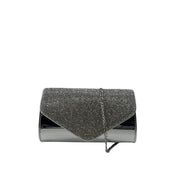 Clutch con strass da donna Menbur canna di fucile con design specchiato e paillettes, chiusura con patta magnetica e tracolla a catena.