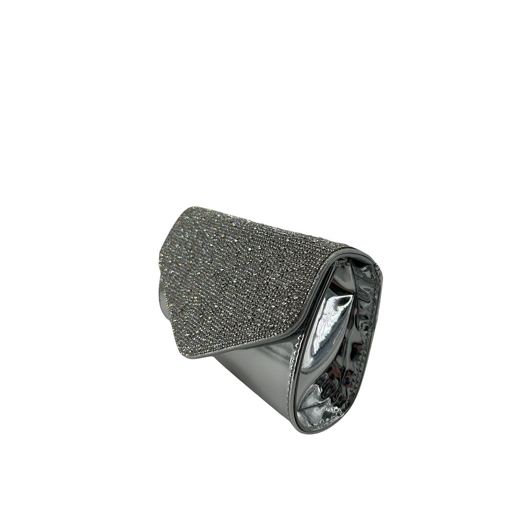 Clutch con strass Menbur da donna di colore argento, con design specchiato e patta frontale ricoperta di paillettes brillanti.
