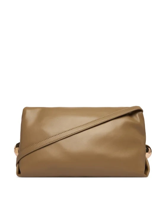 Borsa a spalla Liu Jo color cachi in ecopelle con chiusura a patta, manico removibile e dettagli metallici dorati laterali.