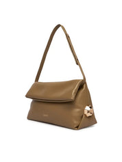Borsa a spalla Liu Jo color cuoio vista di lato, con chiusura a patta, manico removibile e dettaglio gioiello dorato laterale.