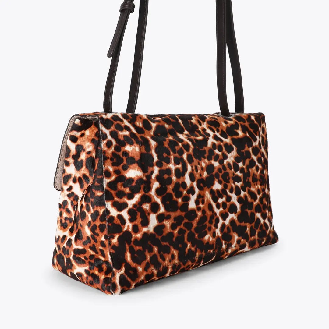 Borsa Chelsea Large in pelle di vitello con stampa leopardata Kurt Geiger
