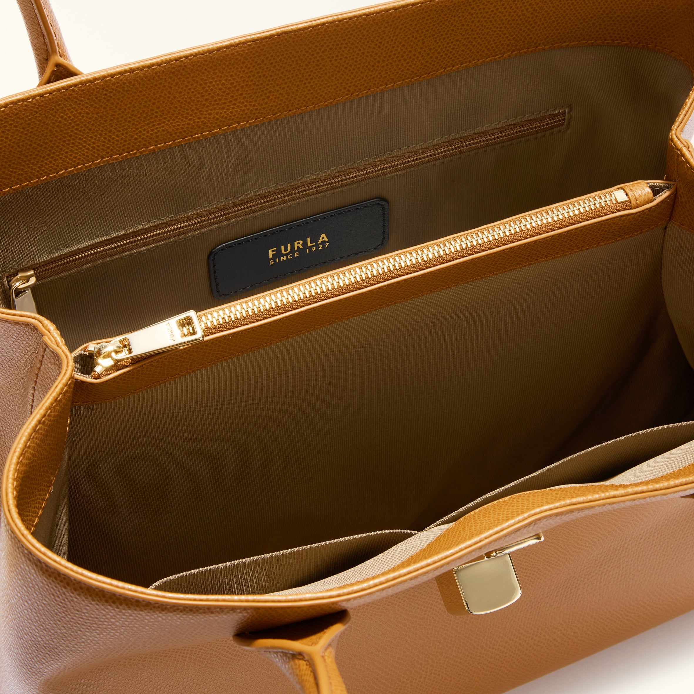 Furla Goccia M Tote Bag in Leather