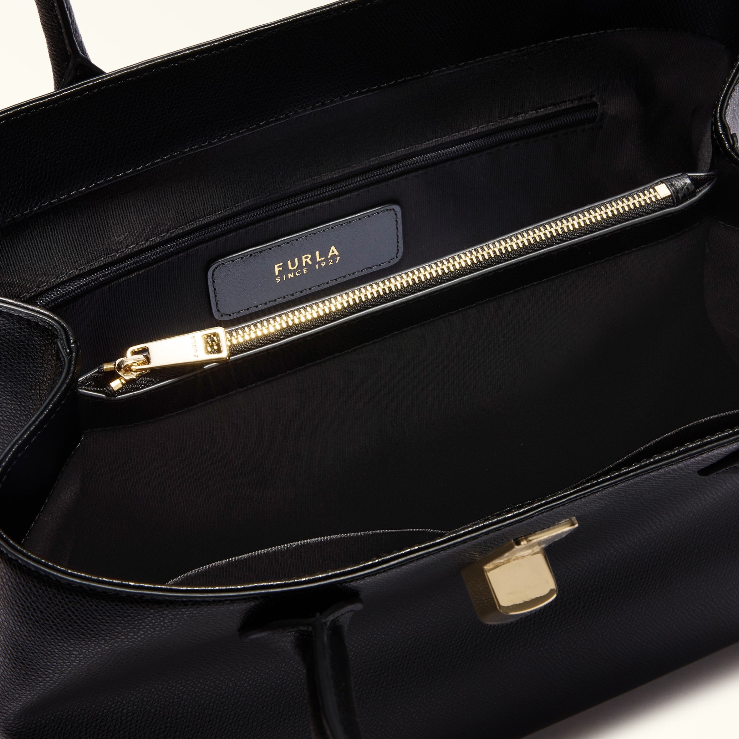 Furla Goccia M Tote Bag in Leather