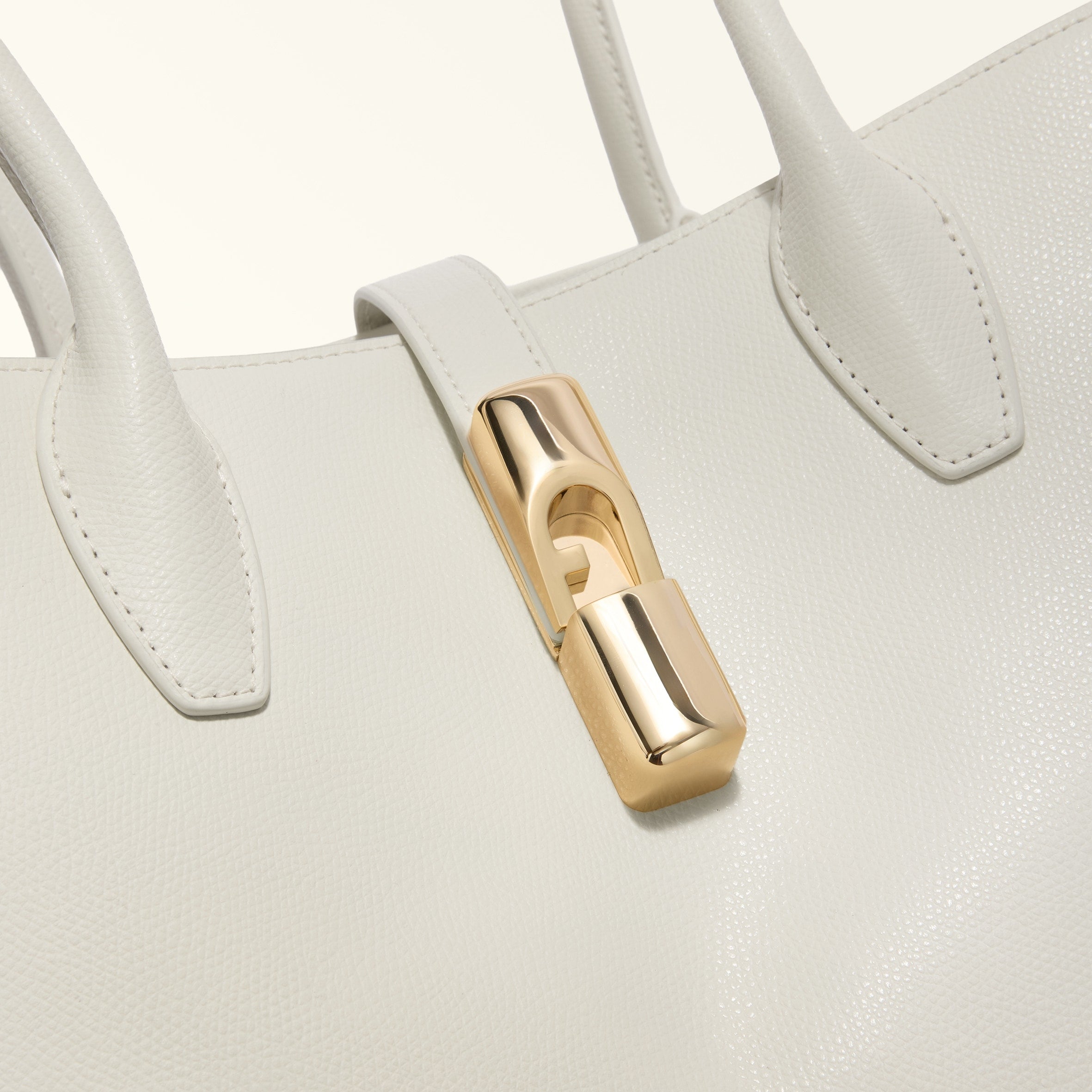 Furla Goccia M Tote Bag in Leather