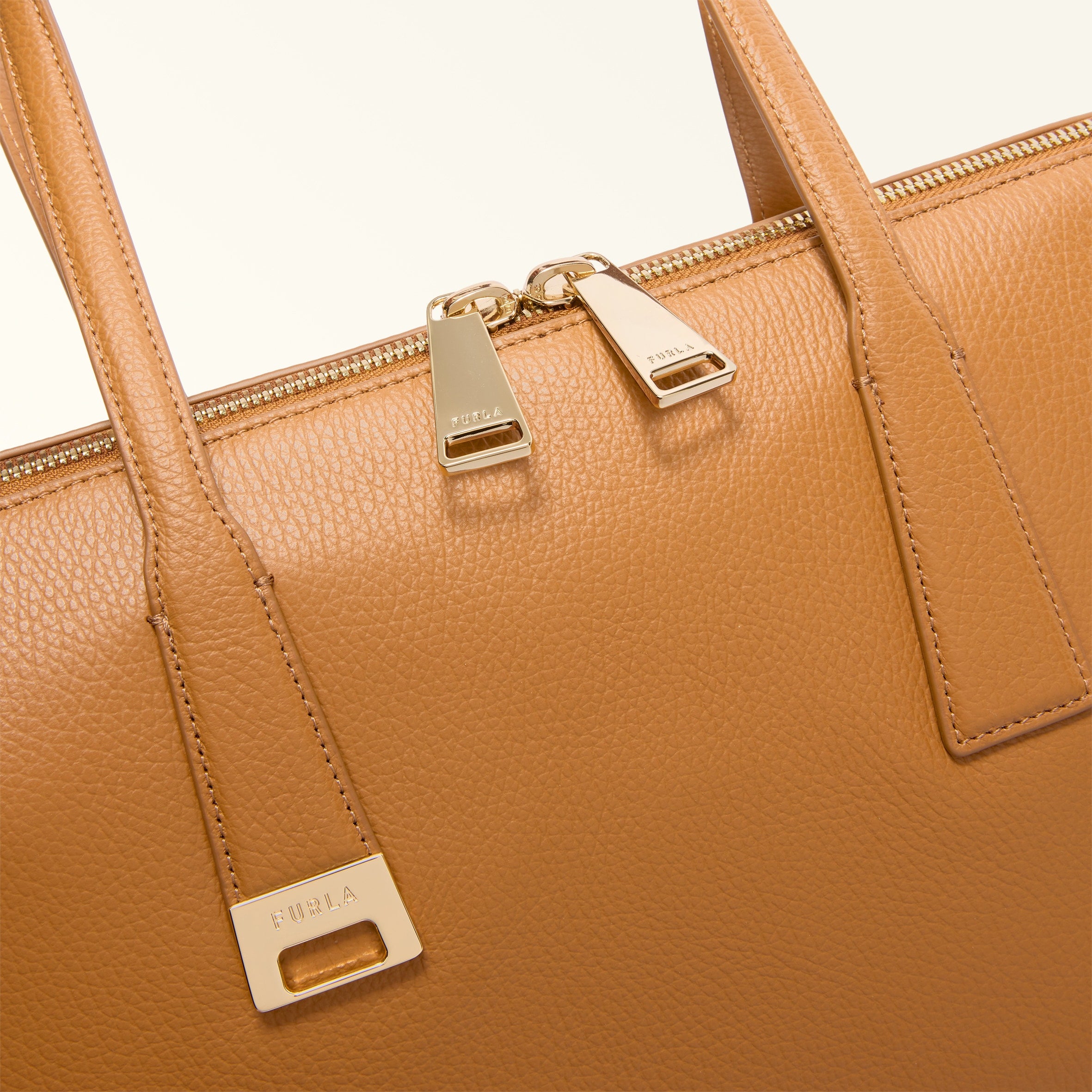 Furla Olivia M Tote Bag in Leather