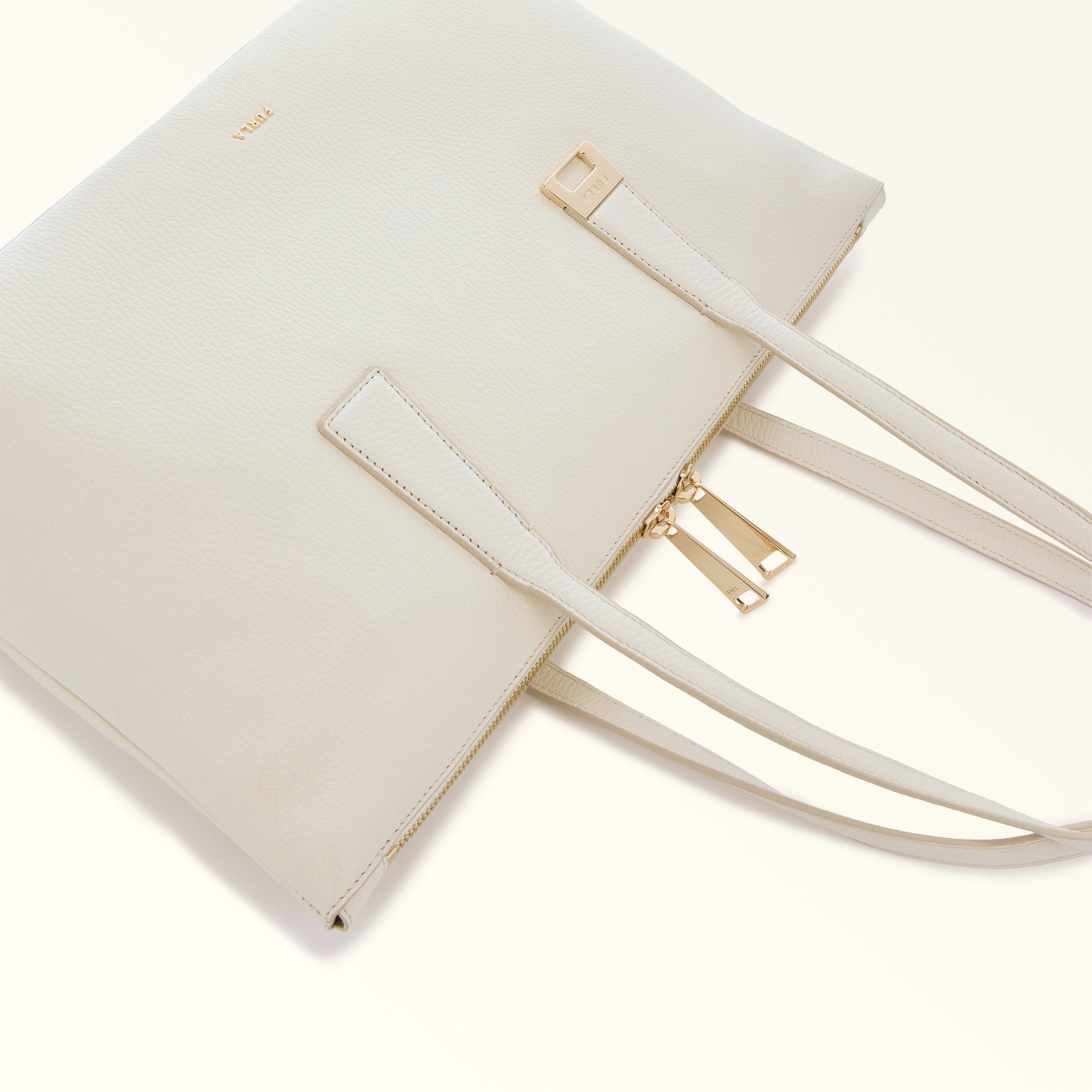 Furla Olivia M Tote Bag in Leather