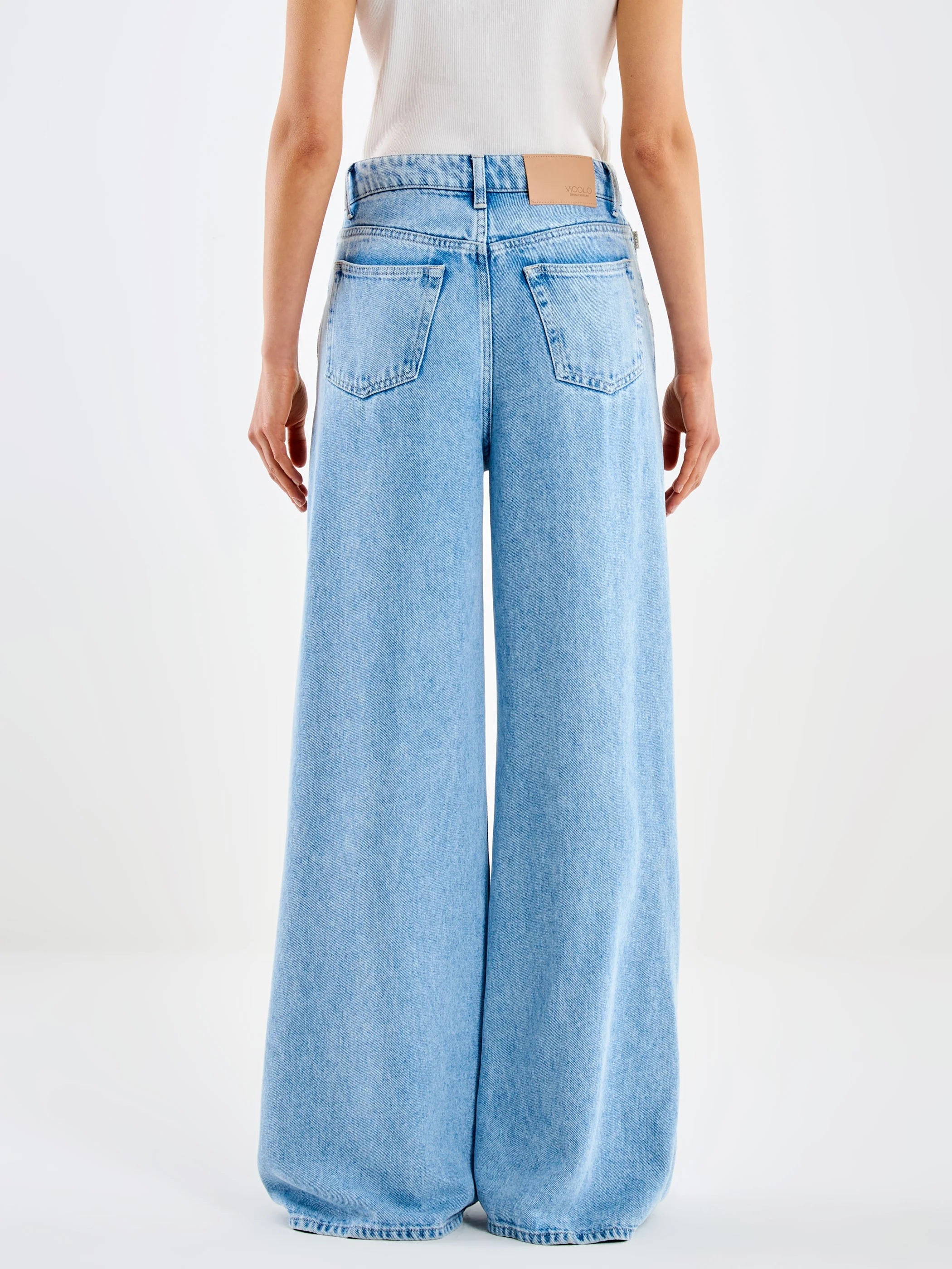Vicolo Lexie Light-Wash Icon Jeans