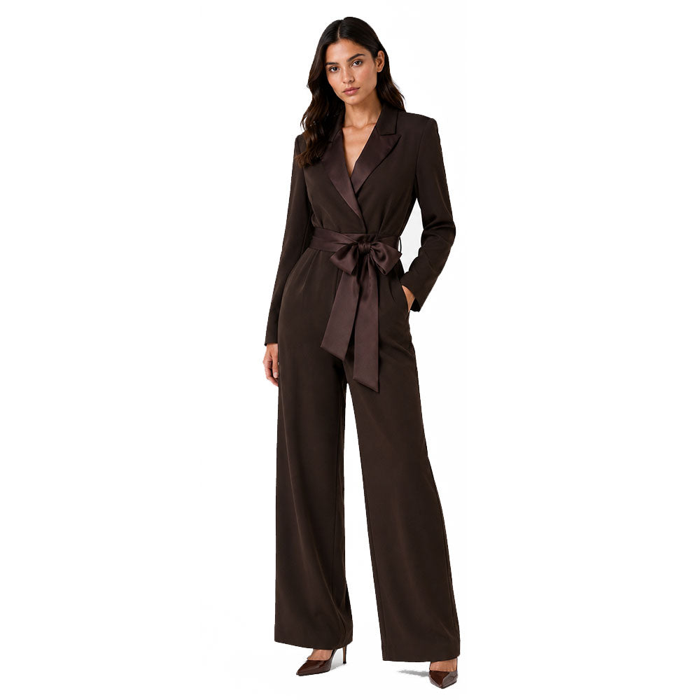 Elegant jumpsuit with belt