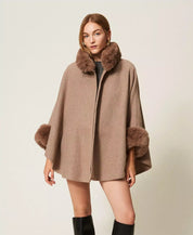 Poncho aus Filz mit Faux Fur Twinset