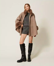 Poncho aus Filz mit Faux Fur Twinset