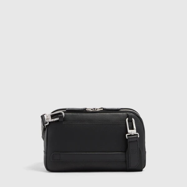 Piquadro Tebe leather clutch