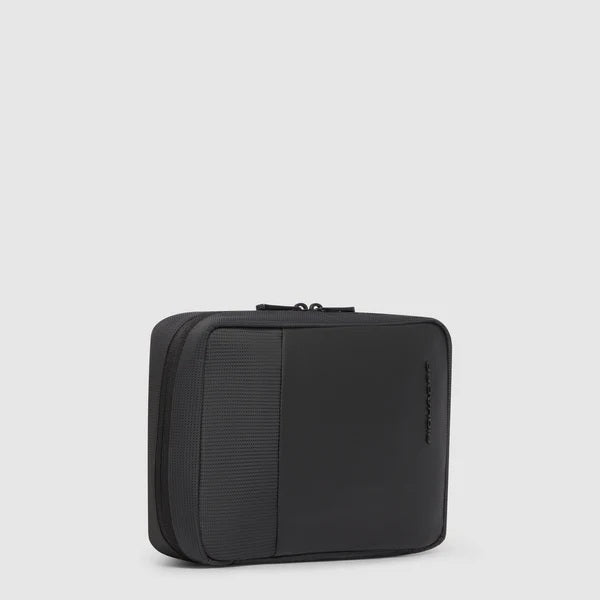 Beauty case SYNC in tessuto riciclato e pelle Piquadro