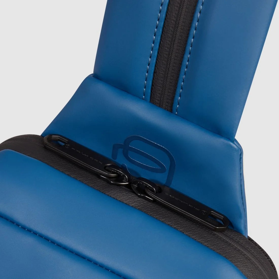 Piquadro Corner 2.0 Shoulder Bag