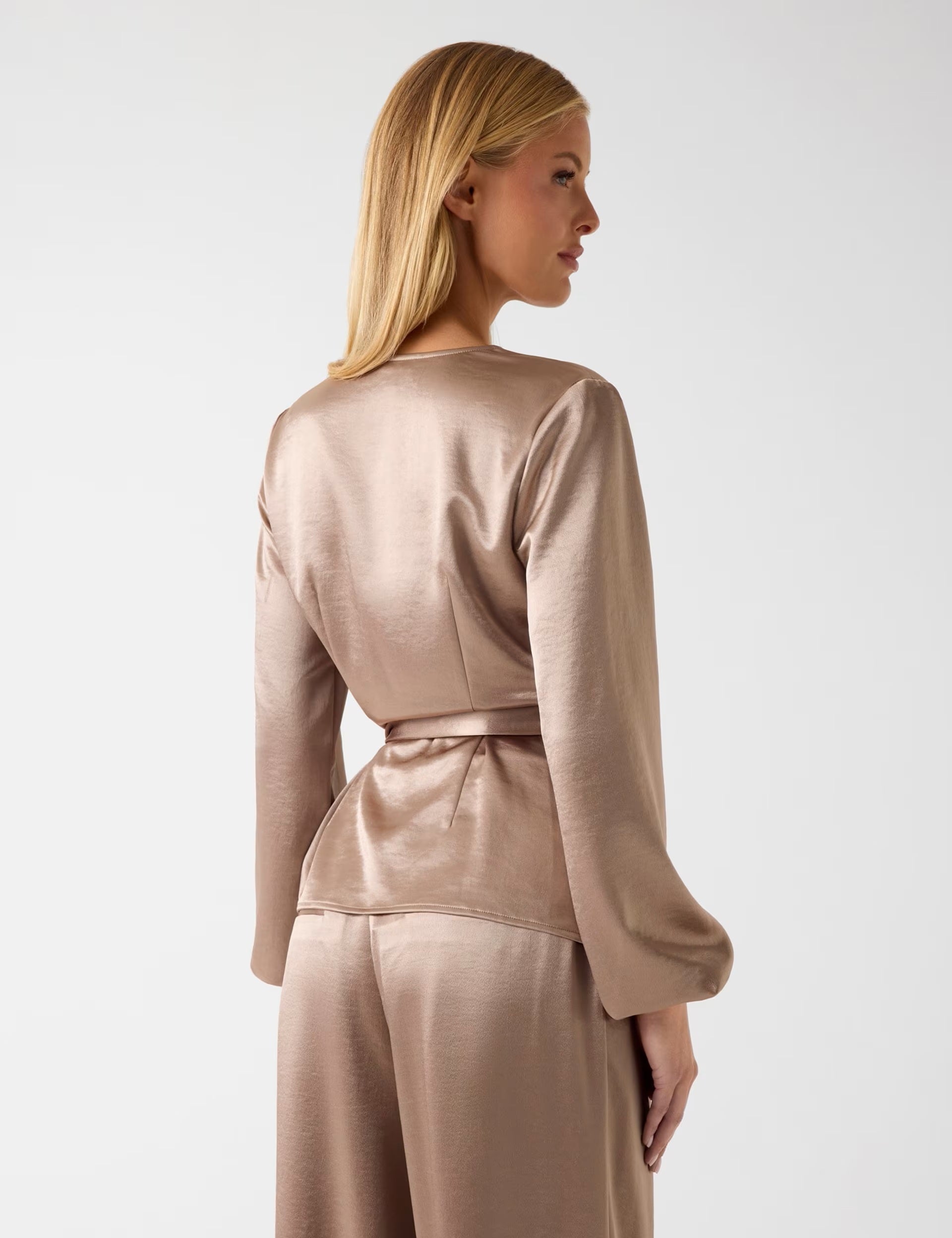 Ava Satin Wrap Top Guess - MYLILLY
