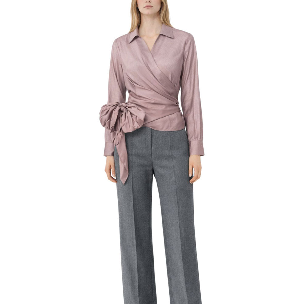Vicolo women's blouse with bow detail, light fabric, long sleeves, and a stylish collar, perfect for casual or office wear.