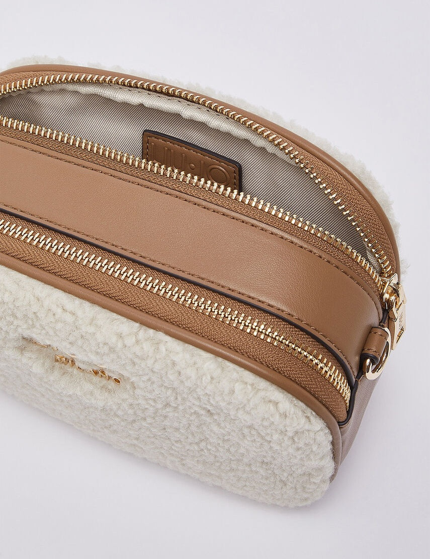 borsa-camera-case-ridhi-s-tessuto-effetto-teddy-liu-jo-dettaglio-scomparti-zip.jpg