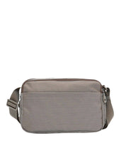 Mandarina Duck Borsa Crossover MD20 donna, stylish shoulder bag with sleek design and adjustable strap, ideal for everyday use.