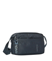 Mandarina Duck Borsa Crossover MD20 in stylish design, featuring shoulder strap and spacious interior, ideal for women's accessories.