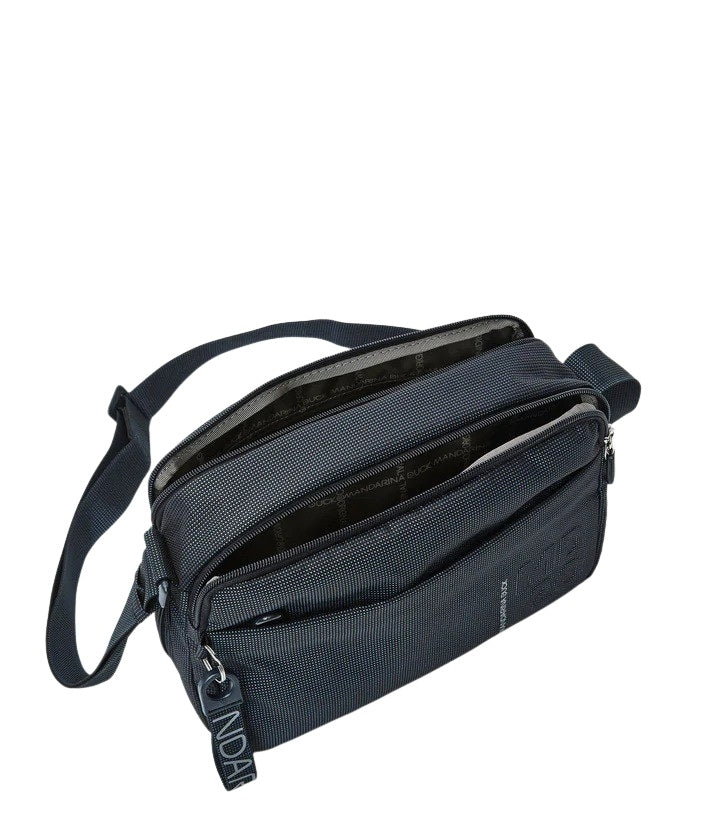 Mandarina Duck Borsa Crossover MD20 in stylish design, shoulder bag for women with a sleek, modern look.