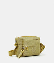 Mini Mandarina Duck Borsa Crossover MD20 in black leather, trendy accessory with adjustable strap and compact design.