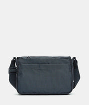 Mandarina Duck Borsa Crossover MD20 in stylish design, women's shoulder bag with adjustable strap and sleek appearance.