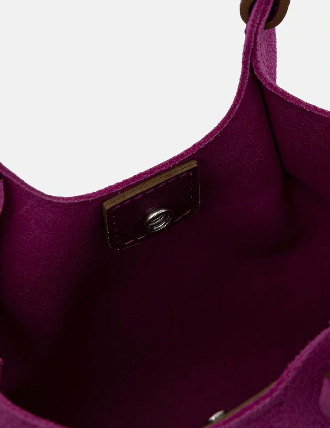 borsa-donna-dua-gianni-chiarini-viola-pelle-scamosciata-dettaglio-interno-chiusura-clip.jpg