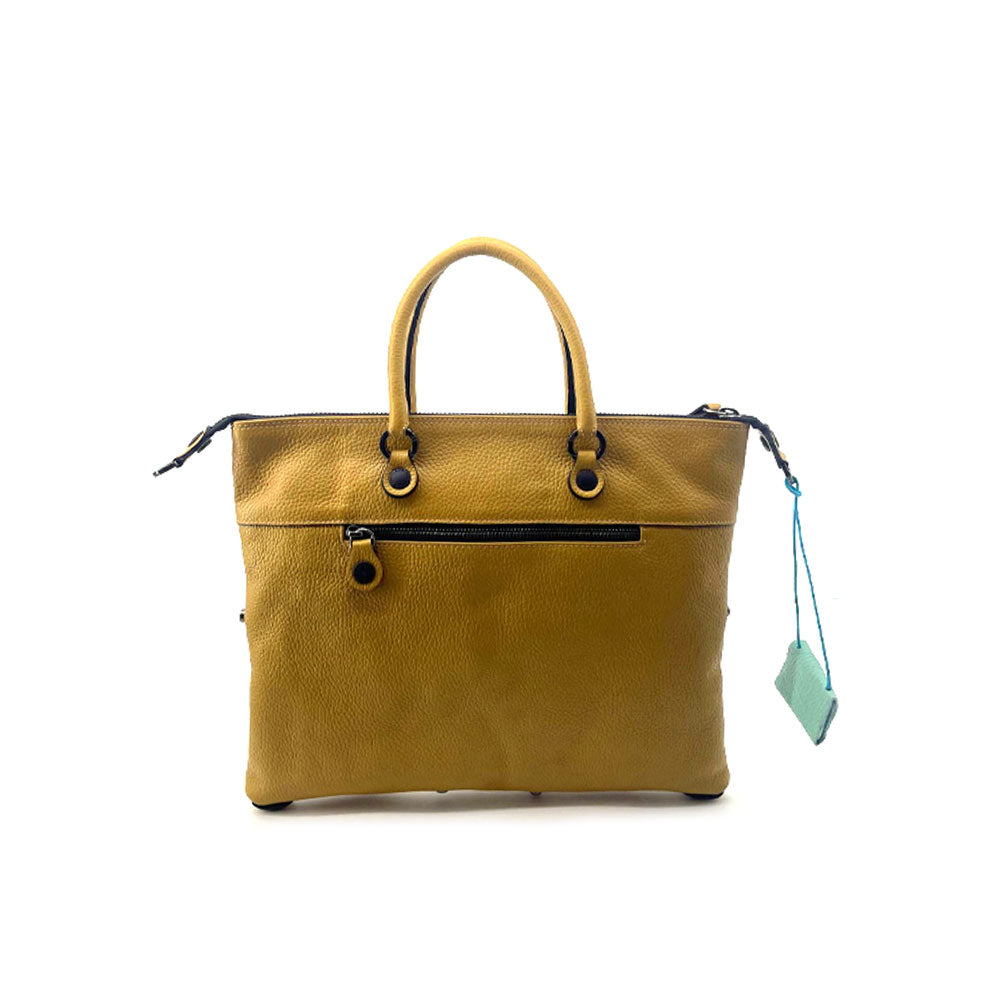 Gabs Borsa G3 Zip Plus medium-sized shoulder bag in black leather with zip closure and adjustable strap.