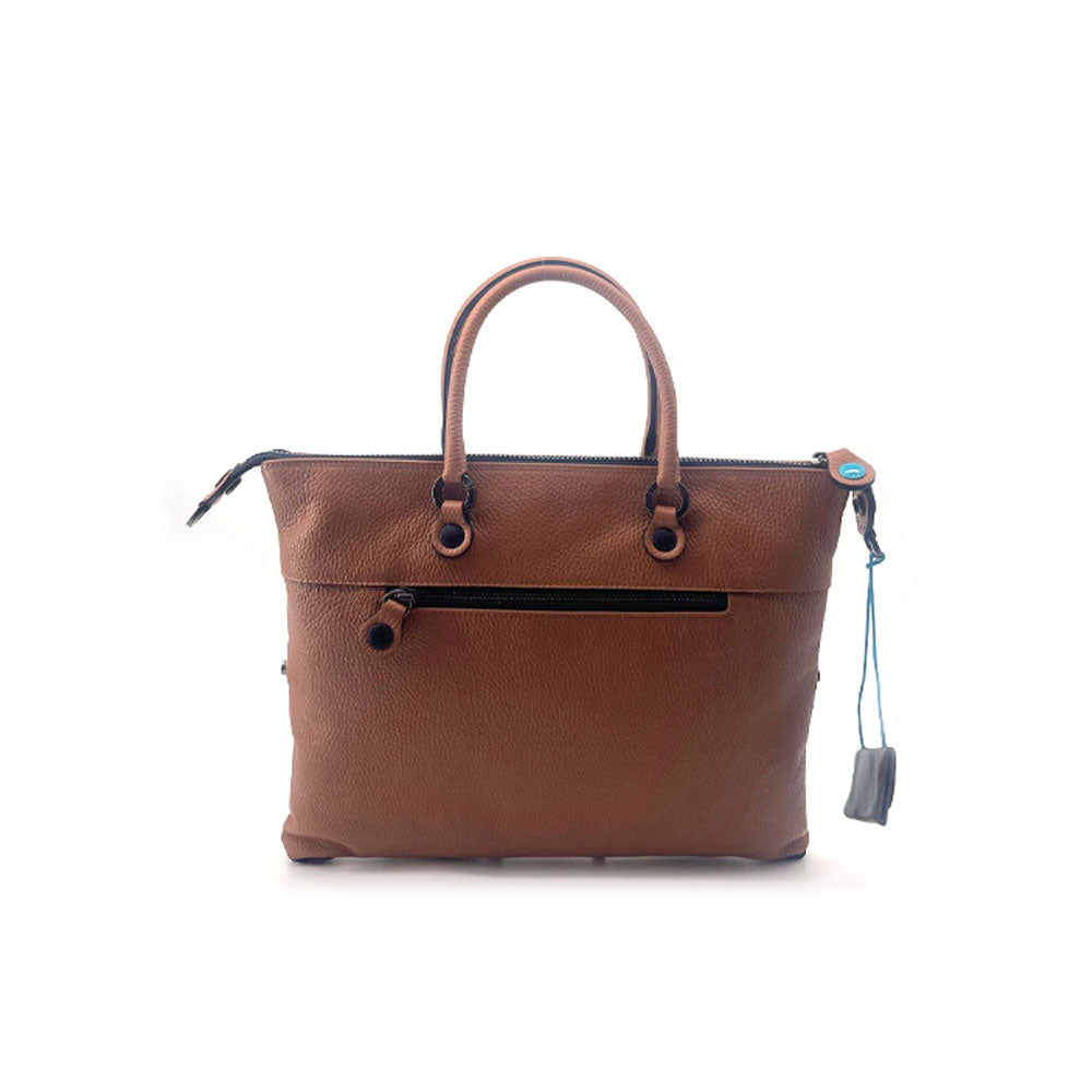 Gabs Borsa G3 Zip Plus medium shoulder bag in neutral color, stylish accessory for women with zip closure and shoulder strap.
