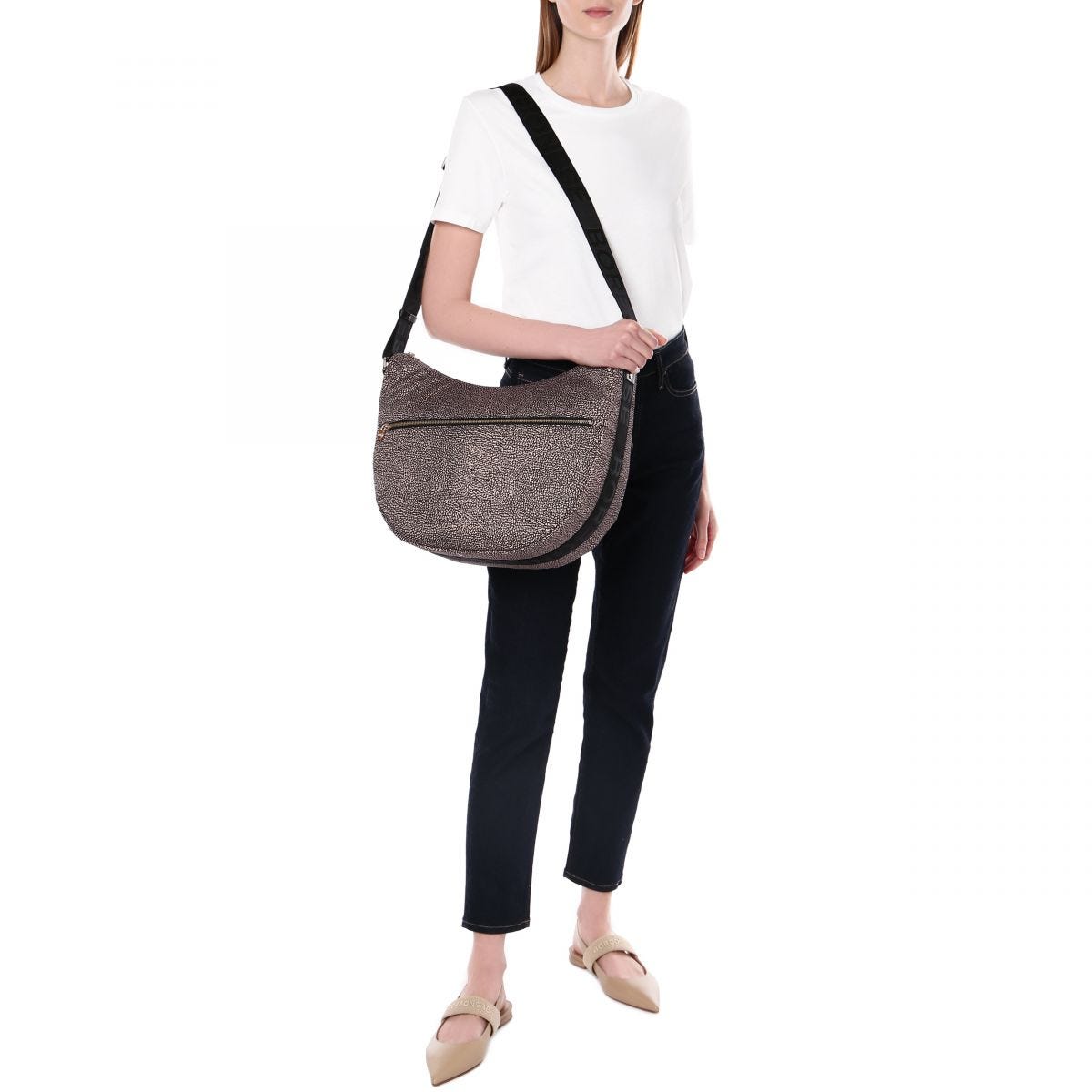 borsa-luna-bag-borbonese-medium-eco-line-marrone-con-tracolla-regolabile-e-tasche-con-zip.jpg