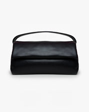 Borsa puffy Mabash The Cuti Mega in pelle vegana nera, vista frontale con manico e chiusura a patta magnetica su sfondo bianco.