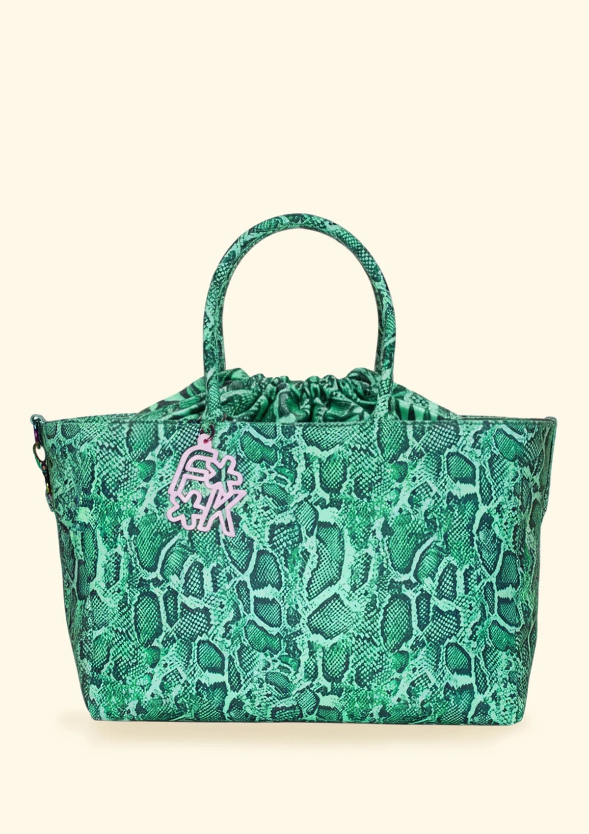 Borsa mare F**K in poliestere con stampa pitonata verde, chiusura con coulisse e charm rosa pendente. Ordina ora su MYLILLY!