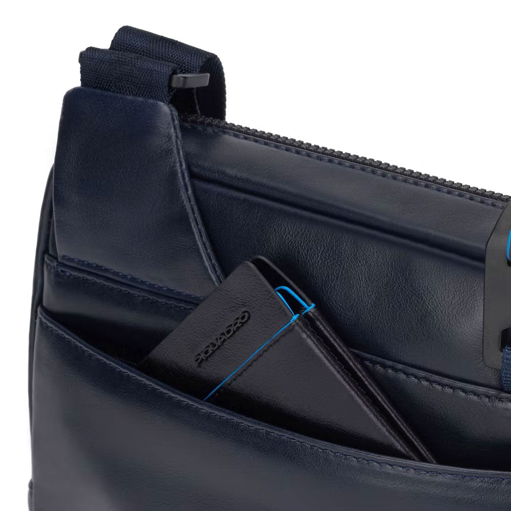 Borsello porta iPad® Blue Square in pelle Piquadro - MYLILLY