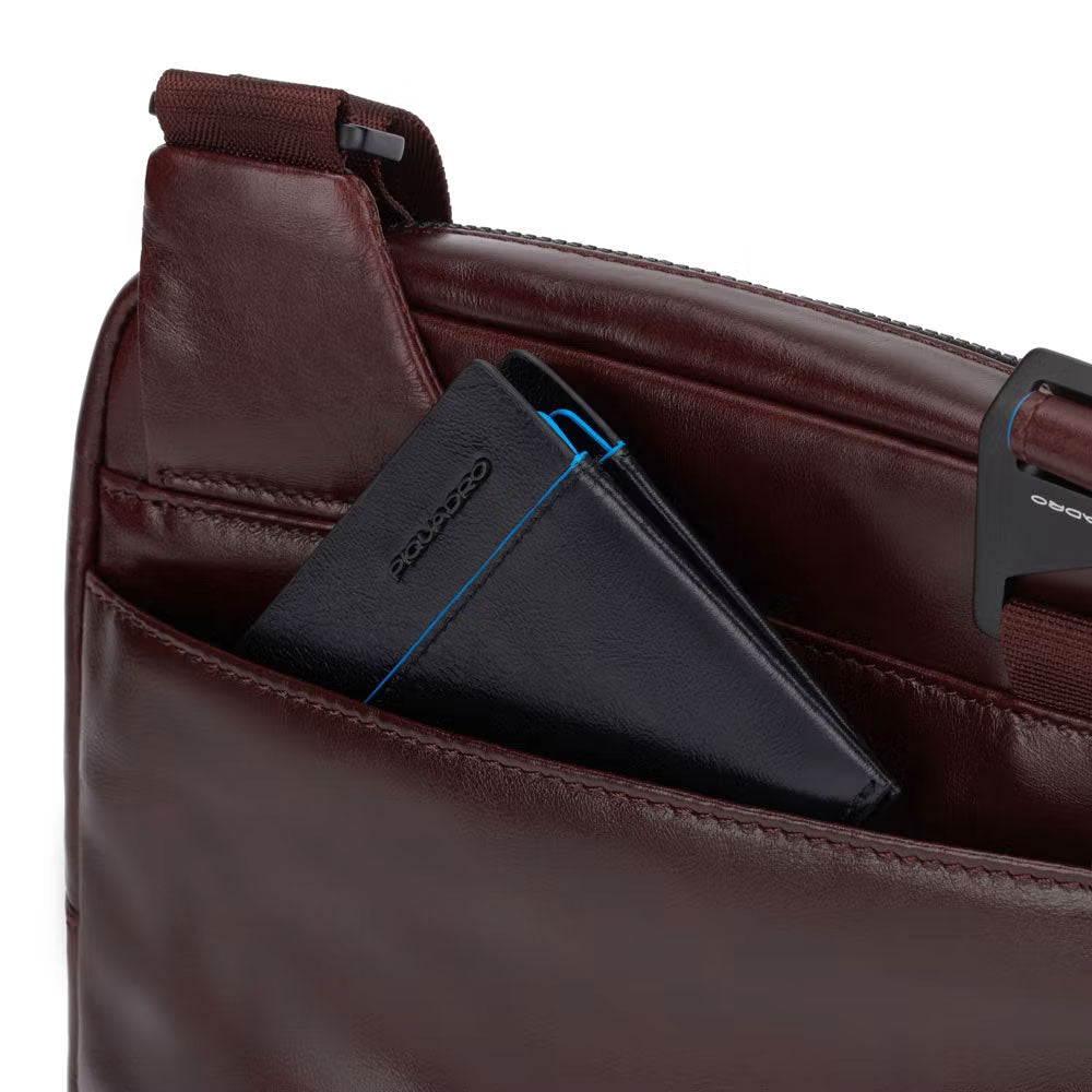 Borsello porta iPad® Blue Square in pelle Piquadro - MYLILLY