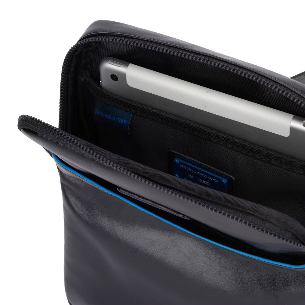 Borsello porta iPad® Blue Square in pelle Piquadro - MYLILLY